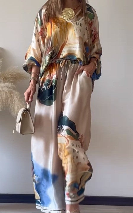 Costum din material imprimat