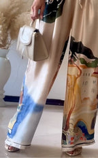 Costum din material imprimat